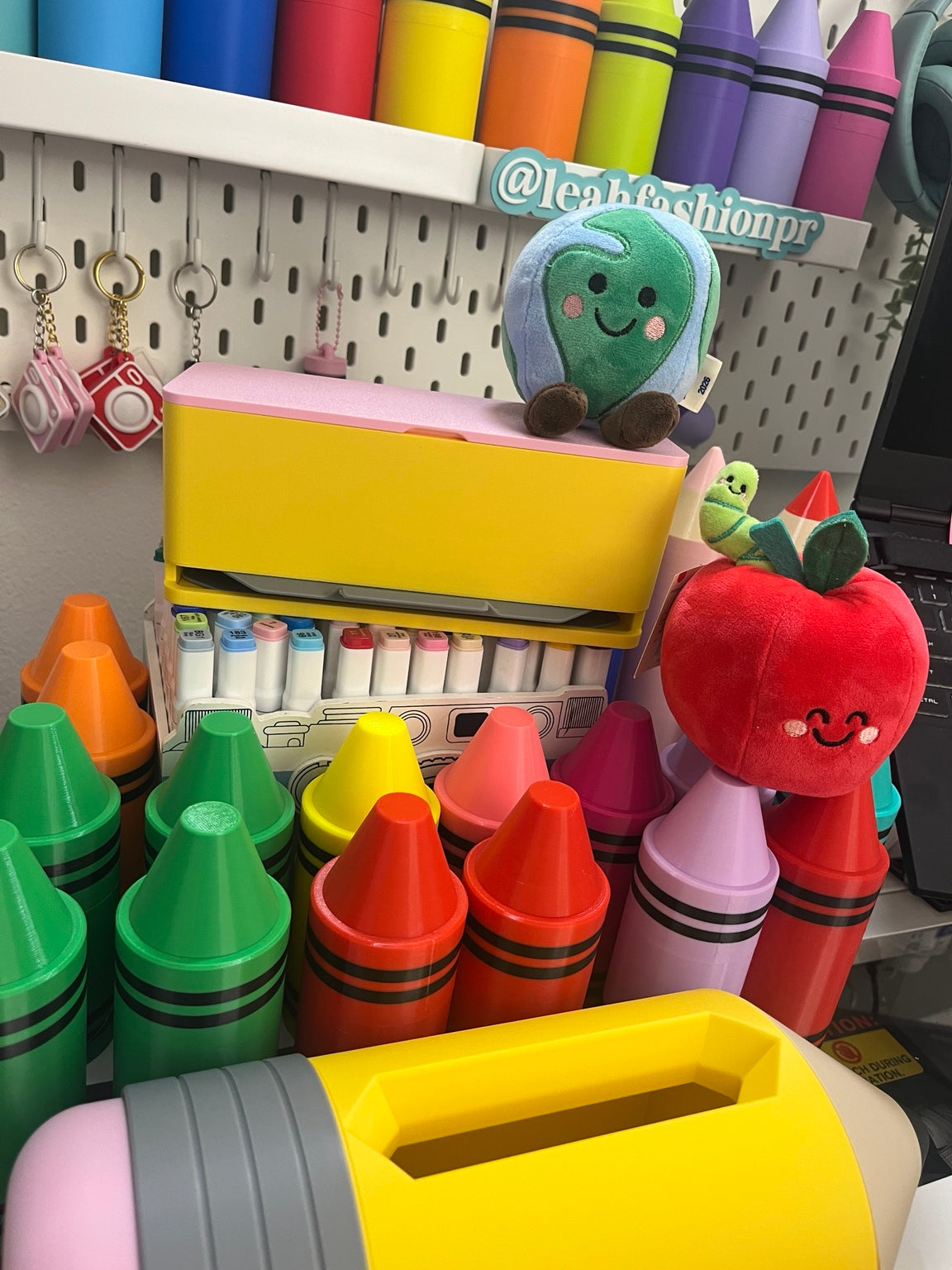 Dispensador de lápices 3D para escritorio y salón de clases