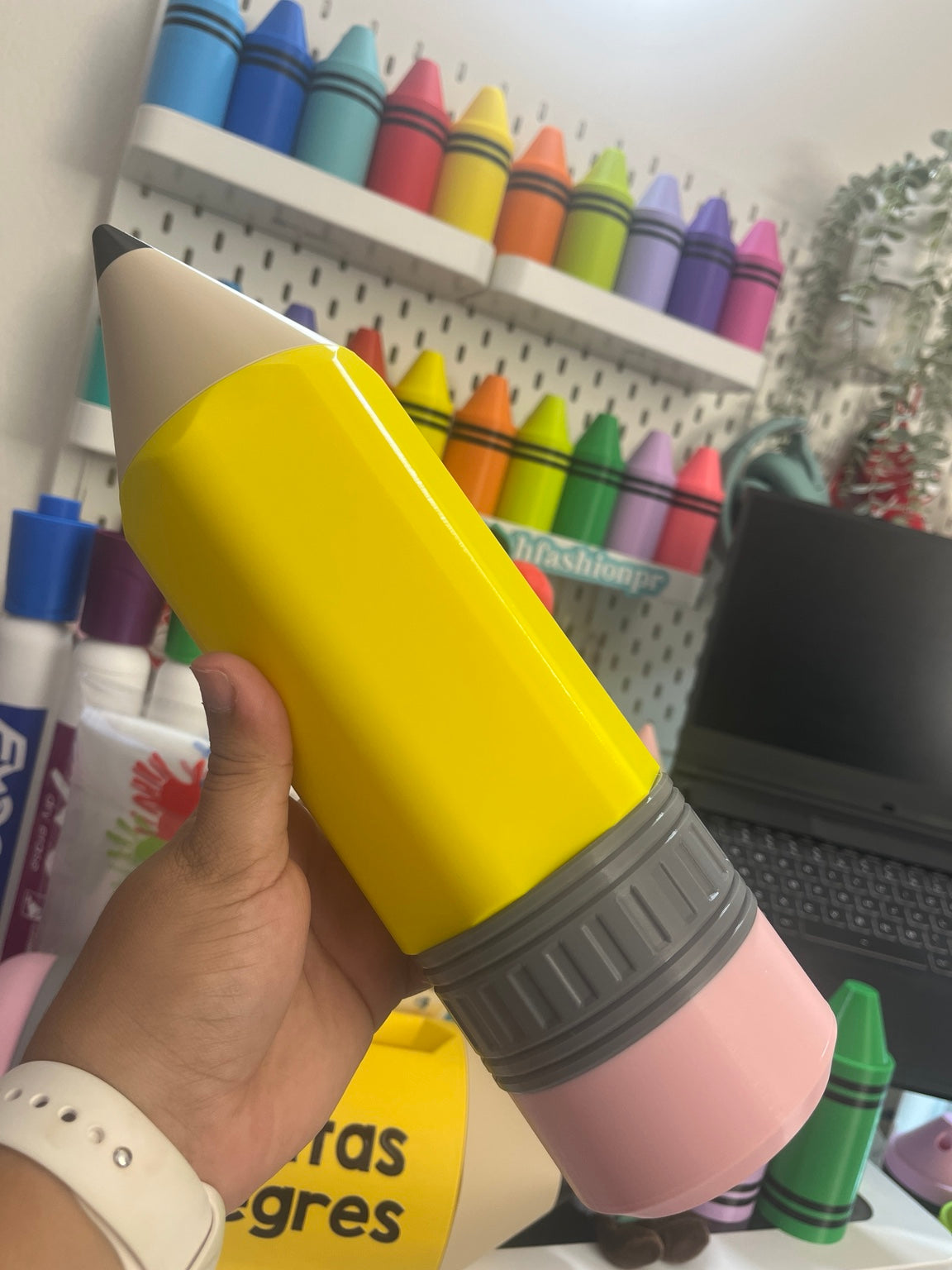 Estuche organizador 3D en forma de lápiz completo