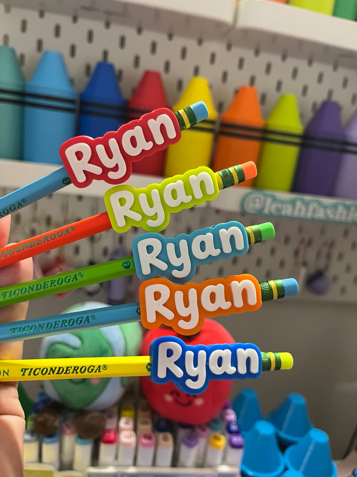 Set de cinco lápices con nombre 3D personalizado en combinación para niño