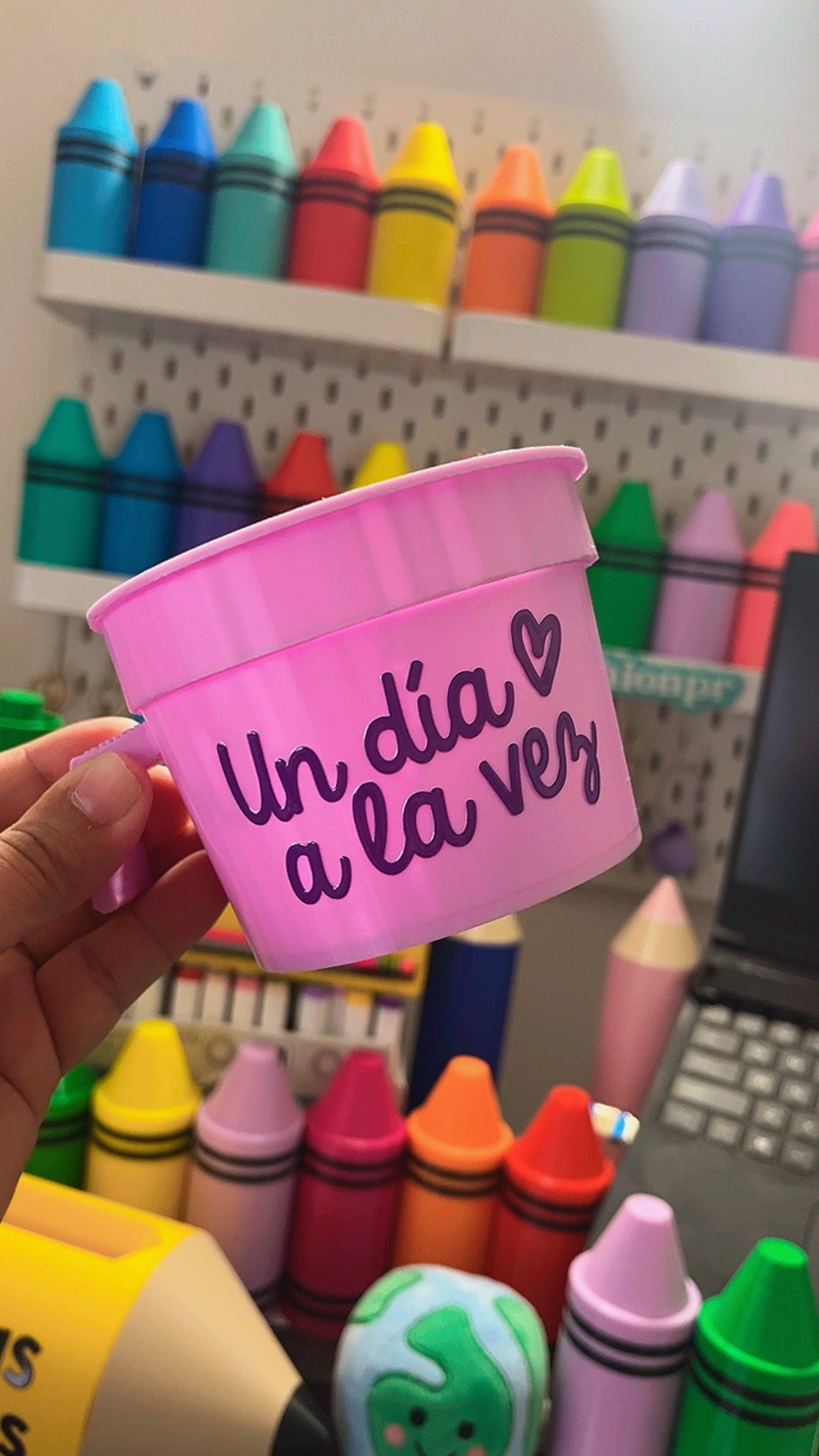 Tacita de mantequilla decorativa 3D rosada con frase